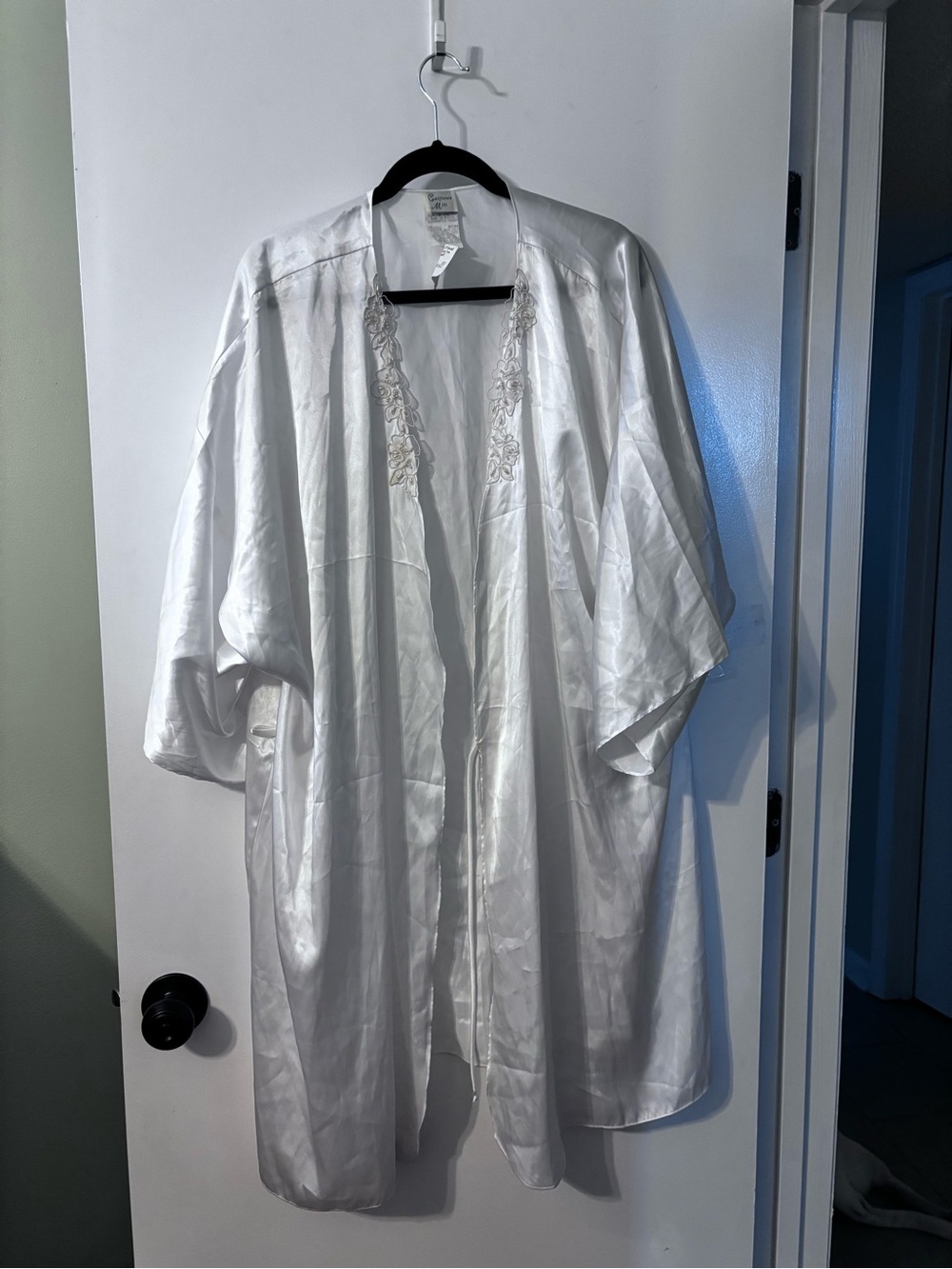 Satin Robe with Gown set with Pearl-Embroidered Floral Trim - Picture 14 of 14